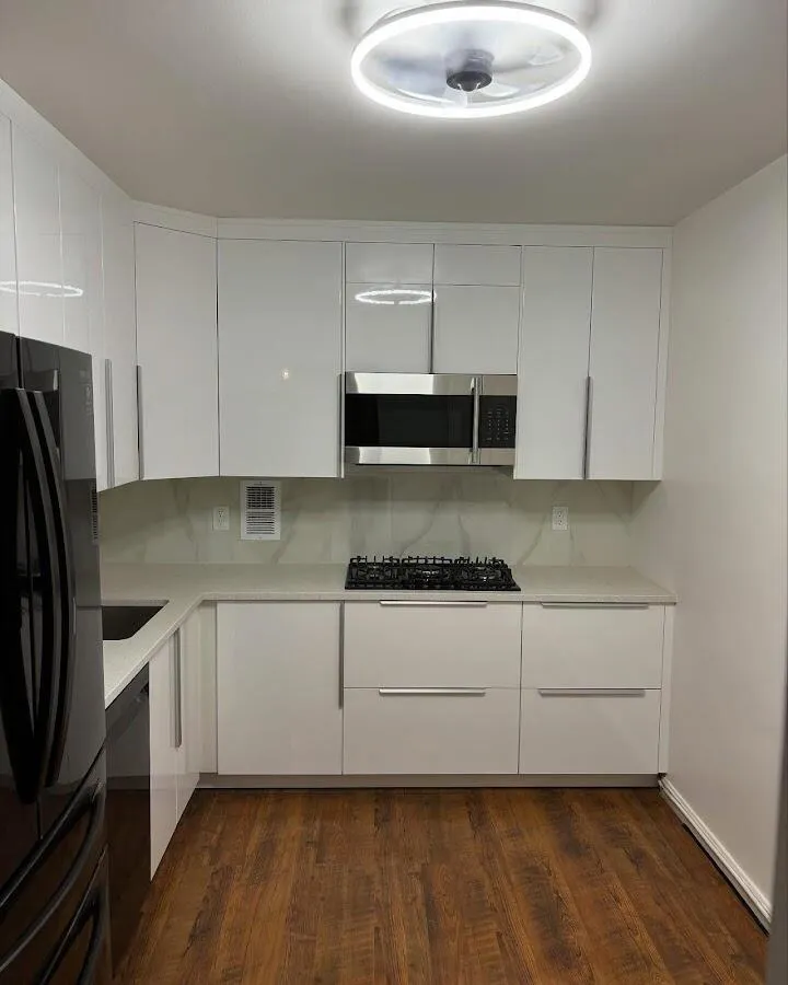 Renovated kitchen with quartz countertops in Bryant
